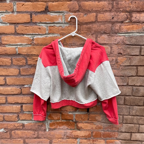The Laundry Room Cropped Hoodie Athleisure Sweatshirt Small College Like New - Picture 4 of 5